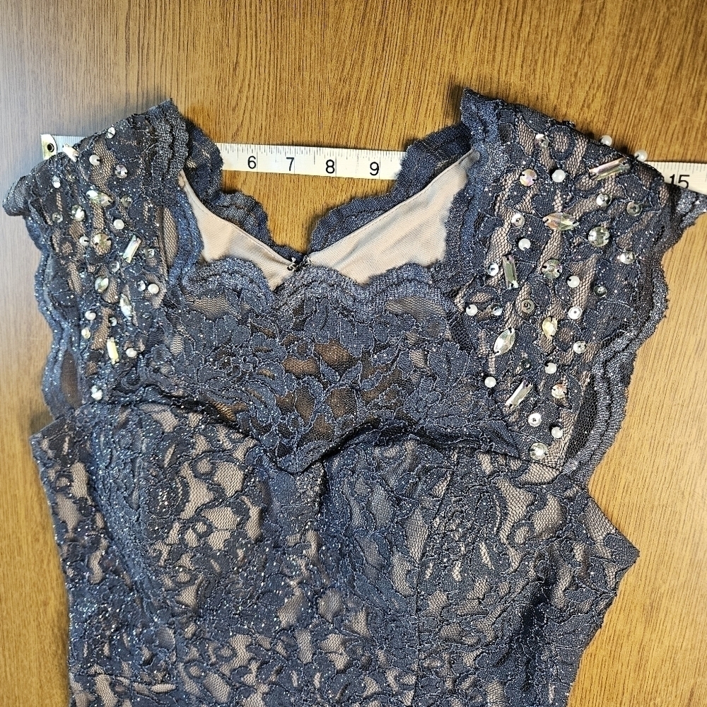 City Triangles gray formal dress sequins, rhinestones, glitter, slit, zipper - Picture 3 of 12